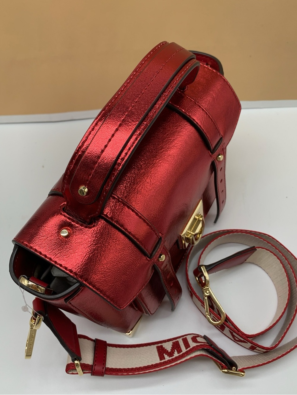 Michael Kors Manhattan Medium Patent
Faux Leather Satchel - Picture 7 of 15
